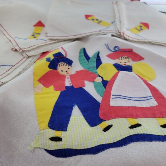 Vintage Embroidered Dutch Holland Tablecloth + 4 Napkins Linen 1930s - Picture 4 of 5